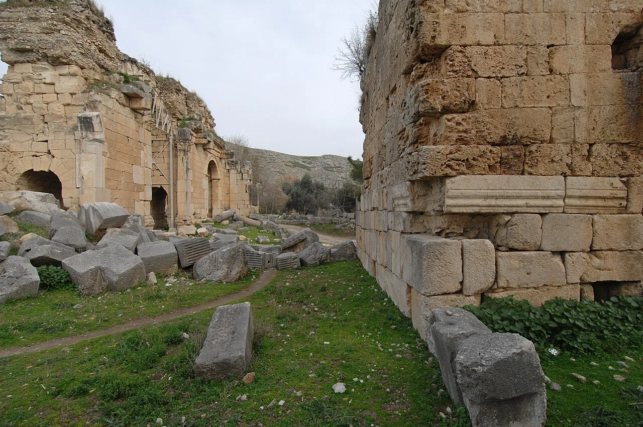 Anavarza Antik Kenti Zafer Takı