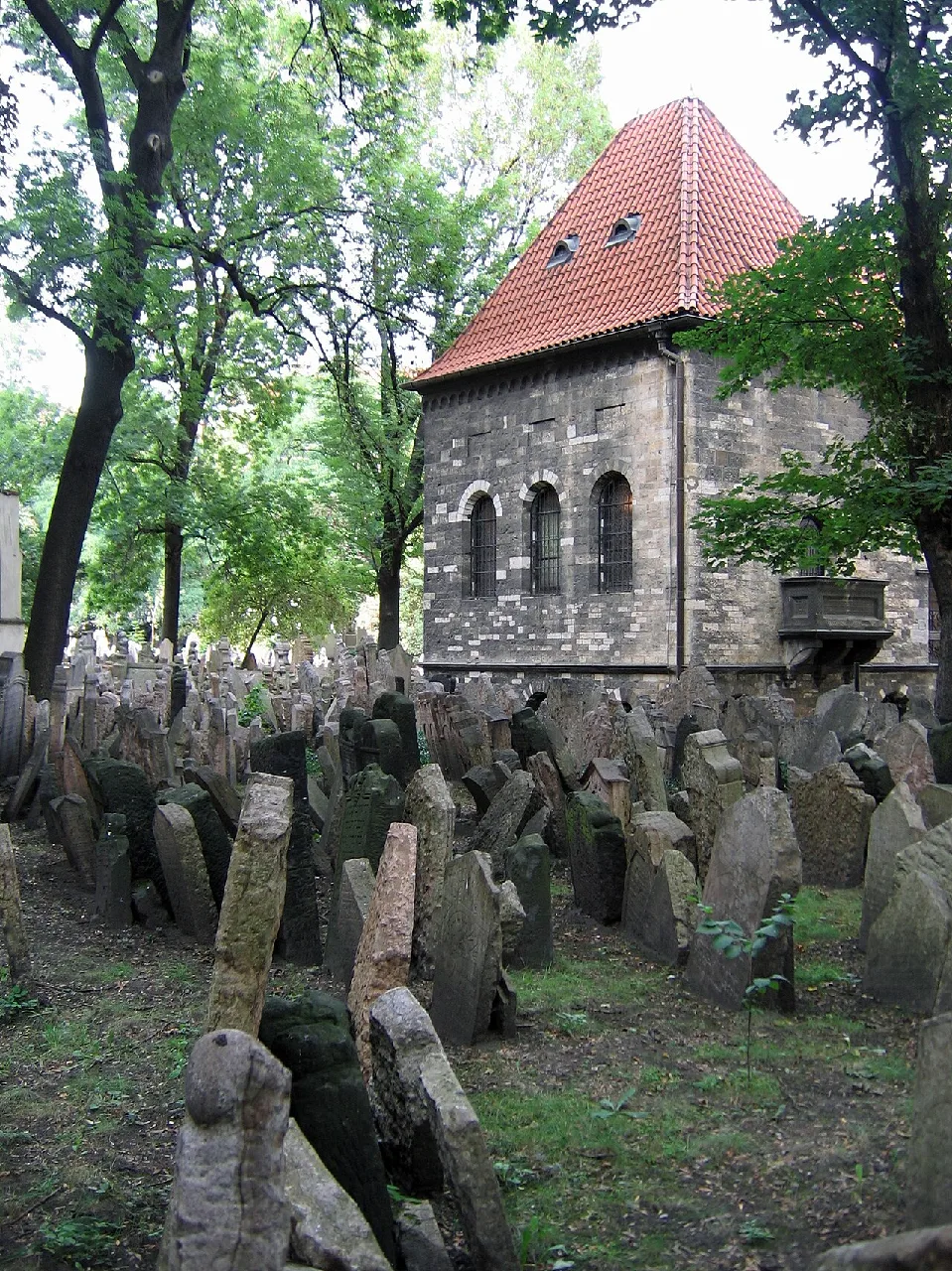 Josefov Eski Yahudi Mezarligi