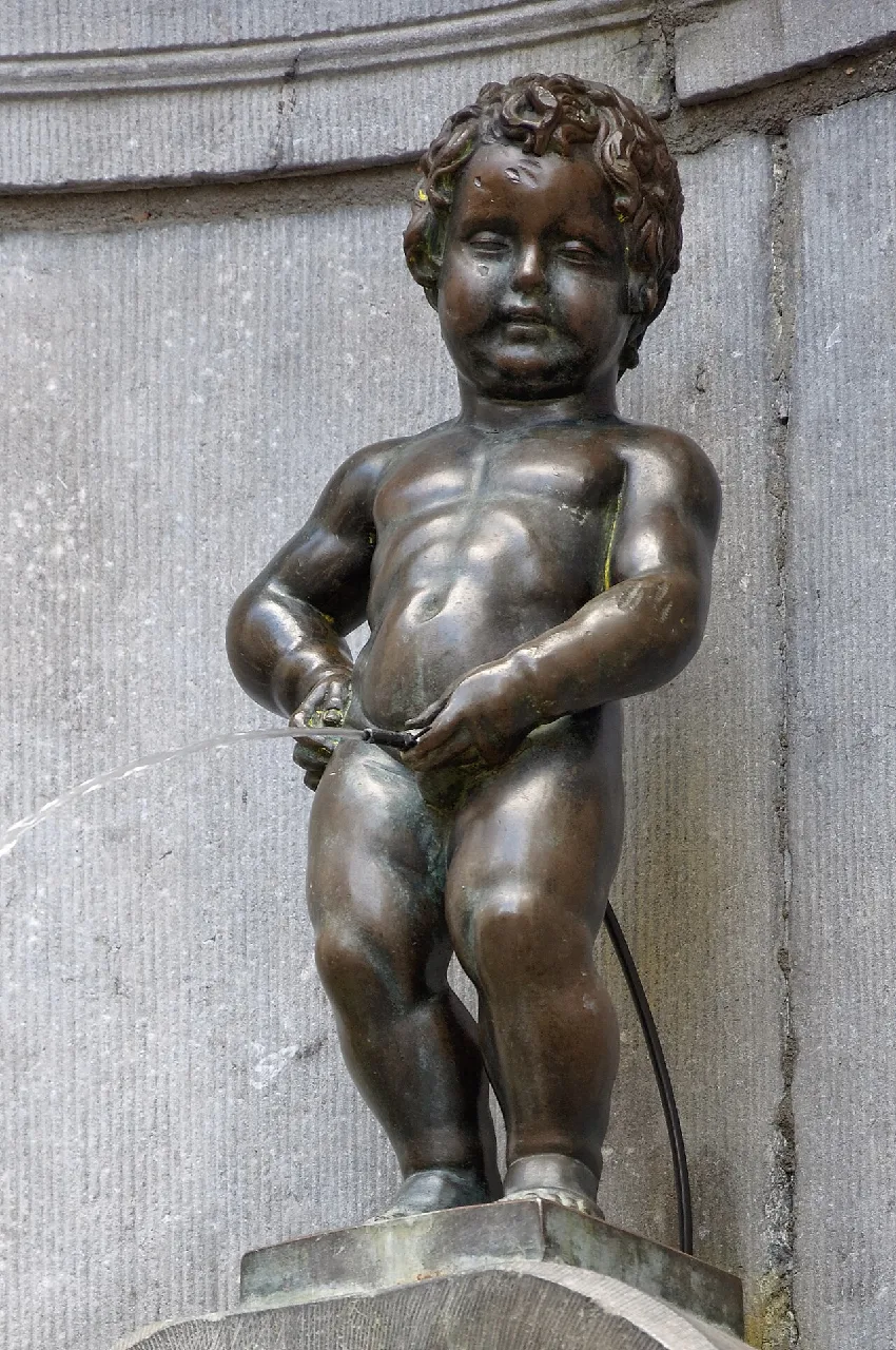 Manneken Pis Heykeli