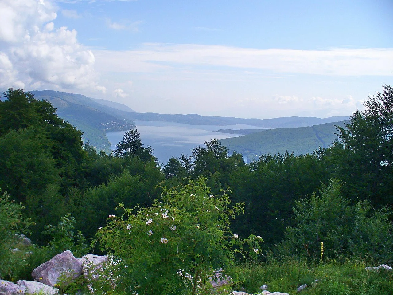 Mavrovo Golu Batik Kilise
