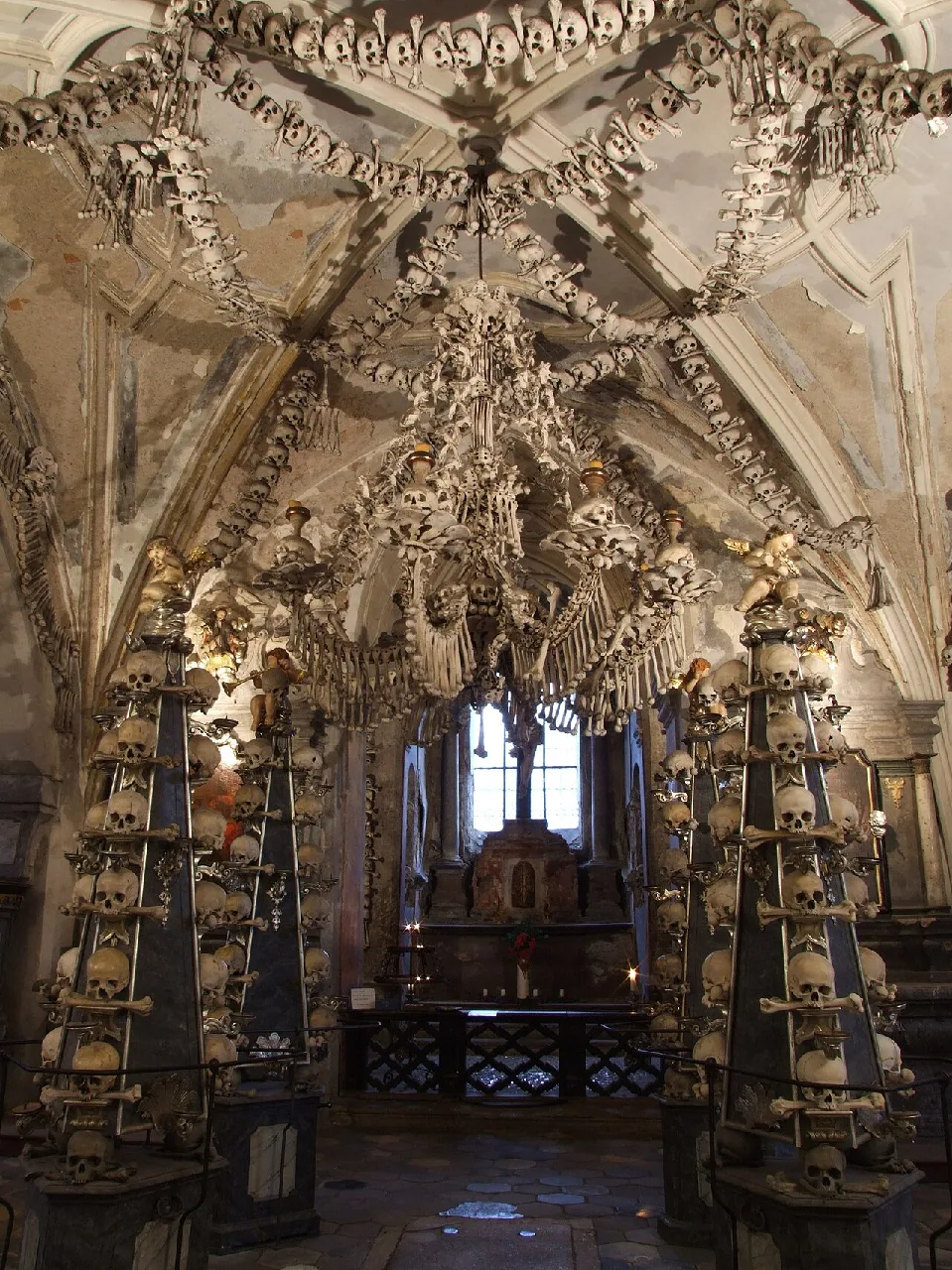 Sedlec Kemikli Kilise