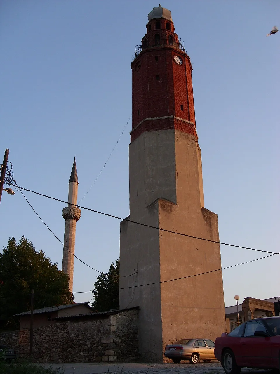 Uskup Saat Kulesi